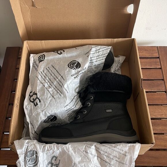 UGG Adirondack III Boot Black USA Women Size 6/UK 4/EU37(MSRP$250) - Picture 14 of 14